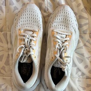 Brooks 2.0 Glycerin White and Orange Athletic Shoes